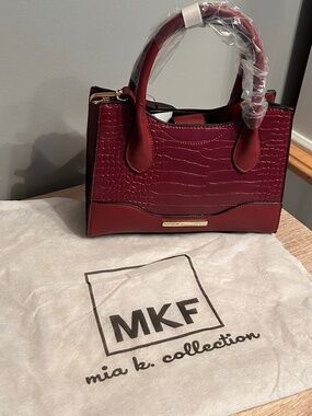 Designer Mia K Collection NWT Purse Includes Dust Bag